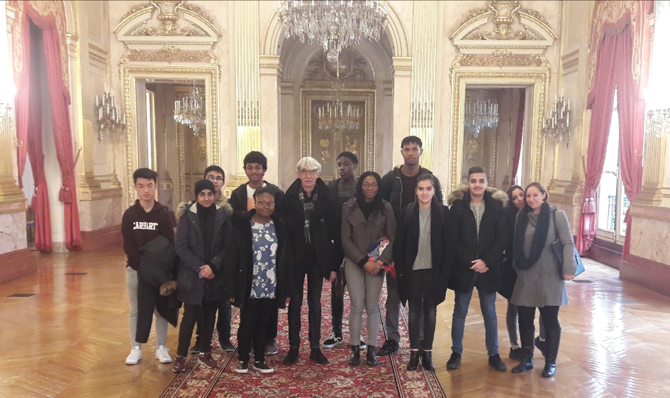 Lire la suite à propos de l’article Les 1ères et terminale du Lycée Jacques Brel de La Courneuve à l’Assemblée Nationale