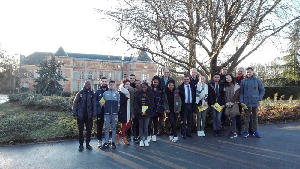 Lire la suite à propos de l’article Rencontre des Premières et Terminales du lycée Nobel de Clichy sous Bois avec M. Olivier Klein