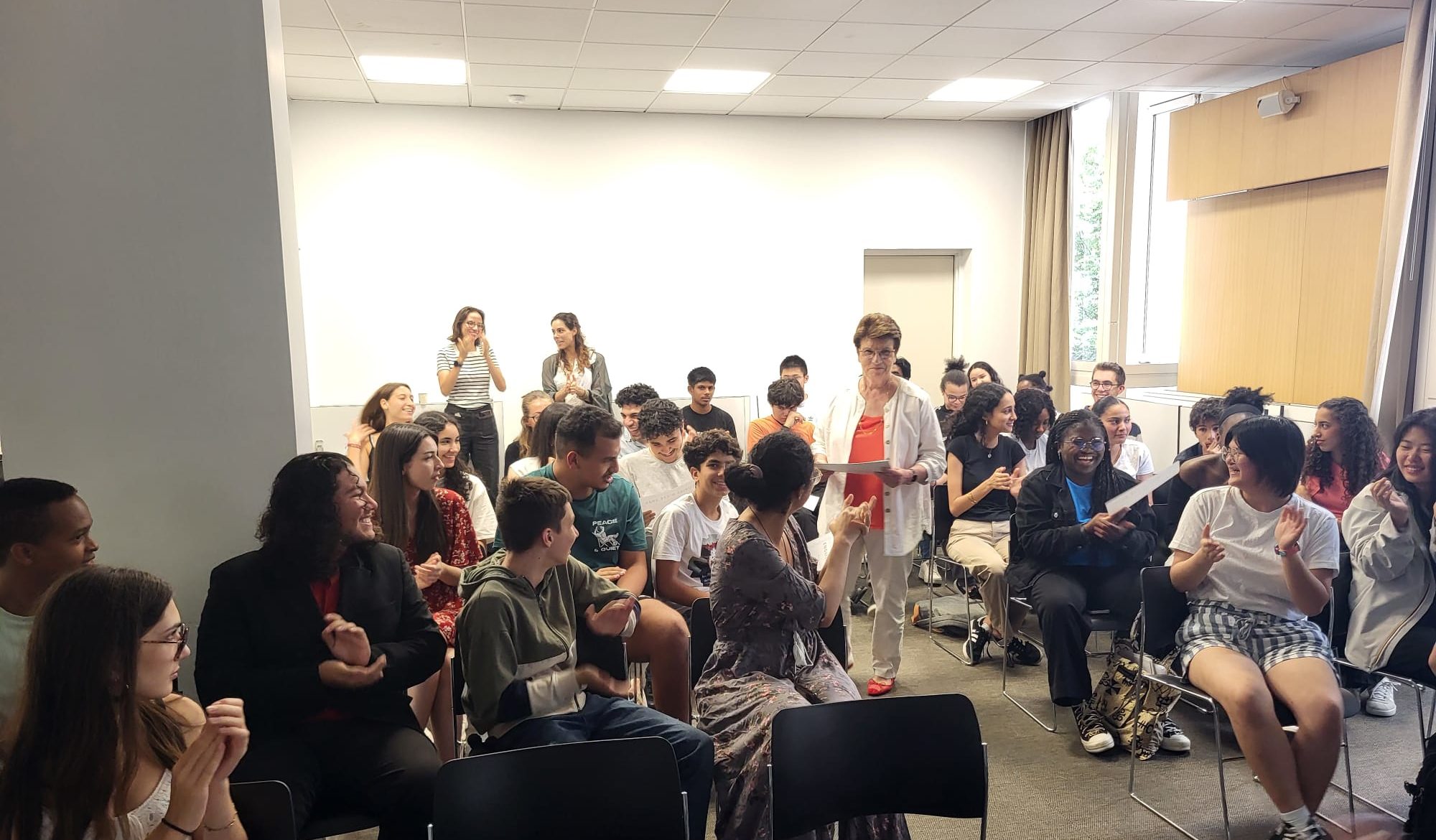 Lire la suite à propos de l’article Remise des diplômes English in Paris et Ecuries d’été