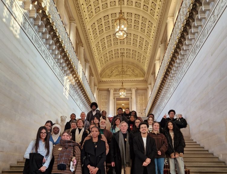 Lire la suite à propos de l’article Visite du Sénat